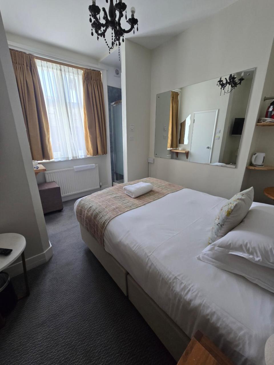 Sea Spray Hotel - 2