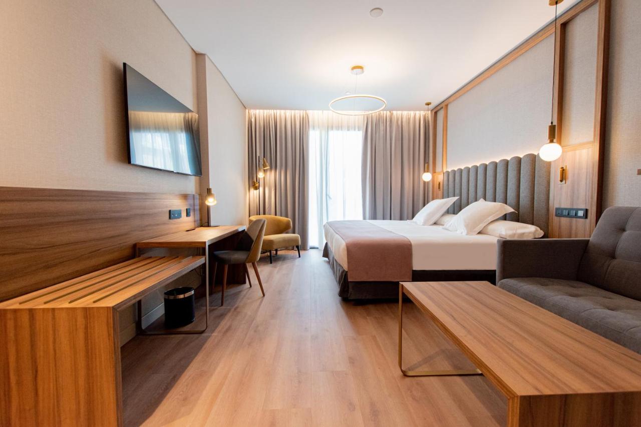 Hotel Giralda Center