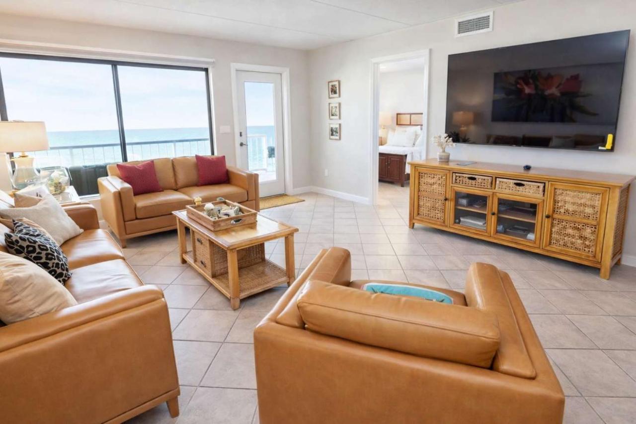 Direct Beachfront 3BR - 3 Pools & 3 Jacuzzis - 4