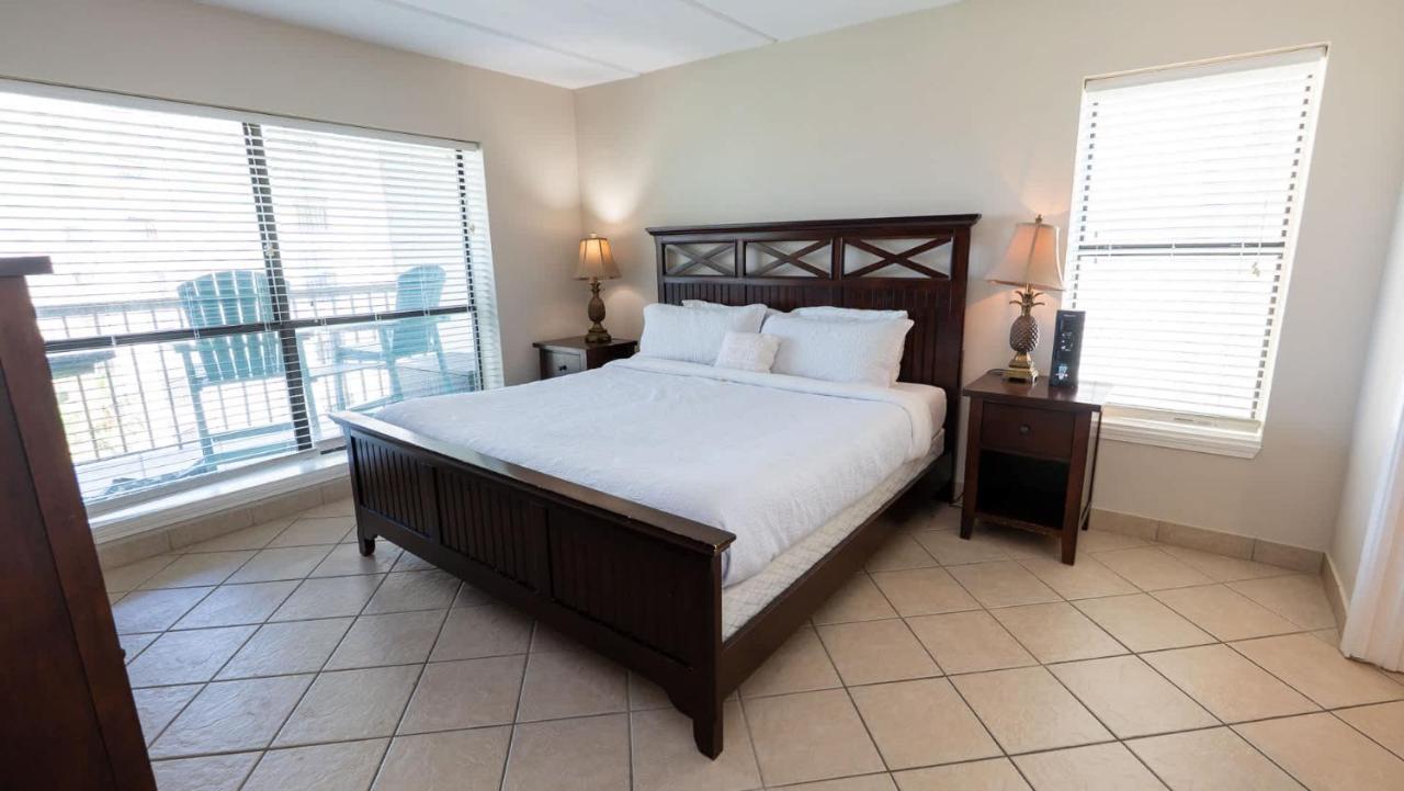 Direct Beachfront 3BR - 3 Pools & 3 Jacuzzis - 6