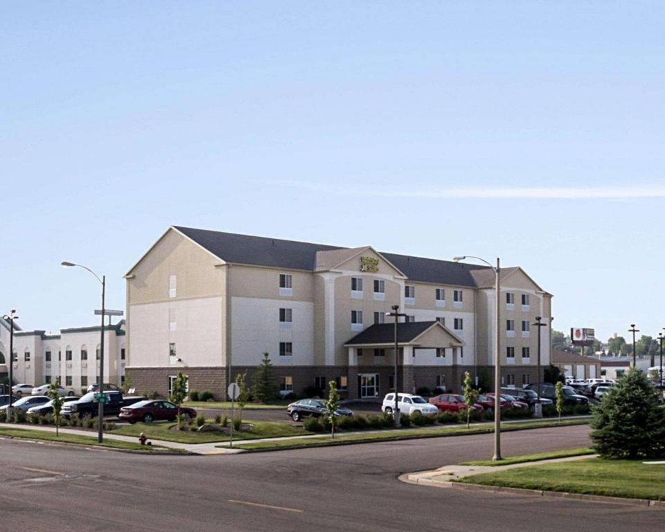 MainStay Suites Bismarck photo 4