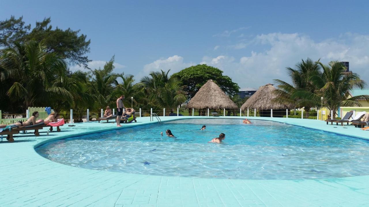 Royal Caribbean Resort photo 3