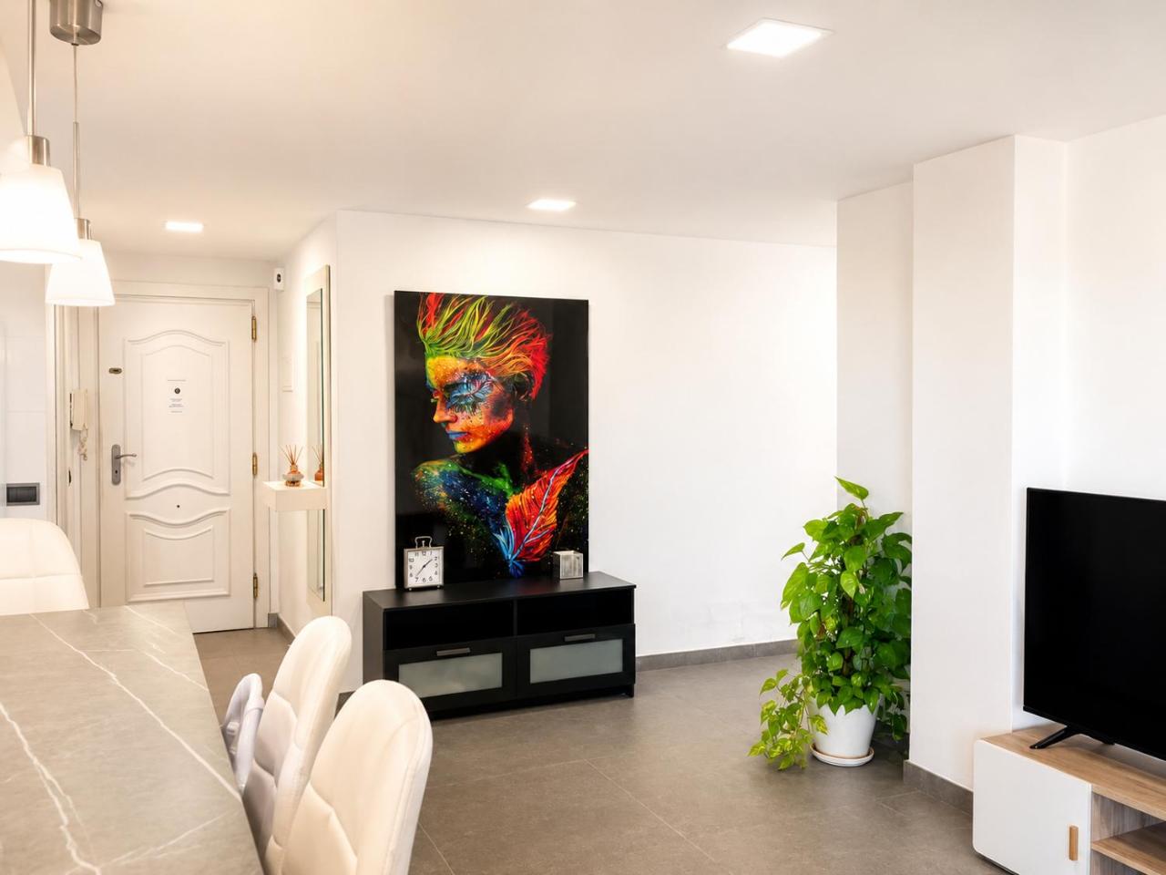 Seaside Apartment Retreat - 5