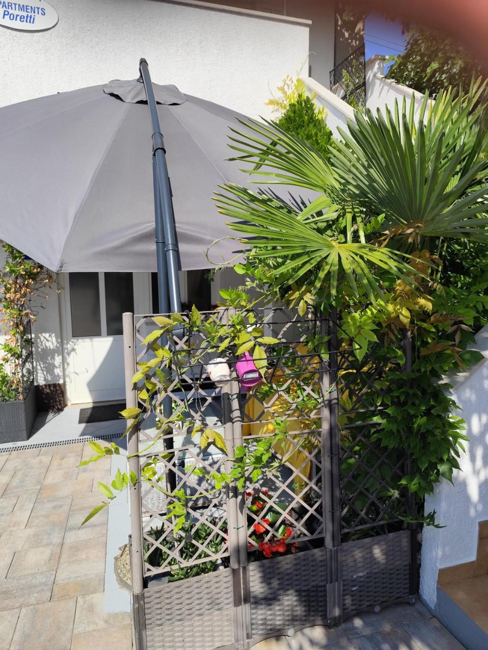 Apartments Poretti for 2,in Center Parking Free in the yard,6 min beach walk - 2