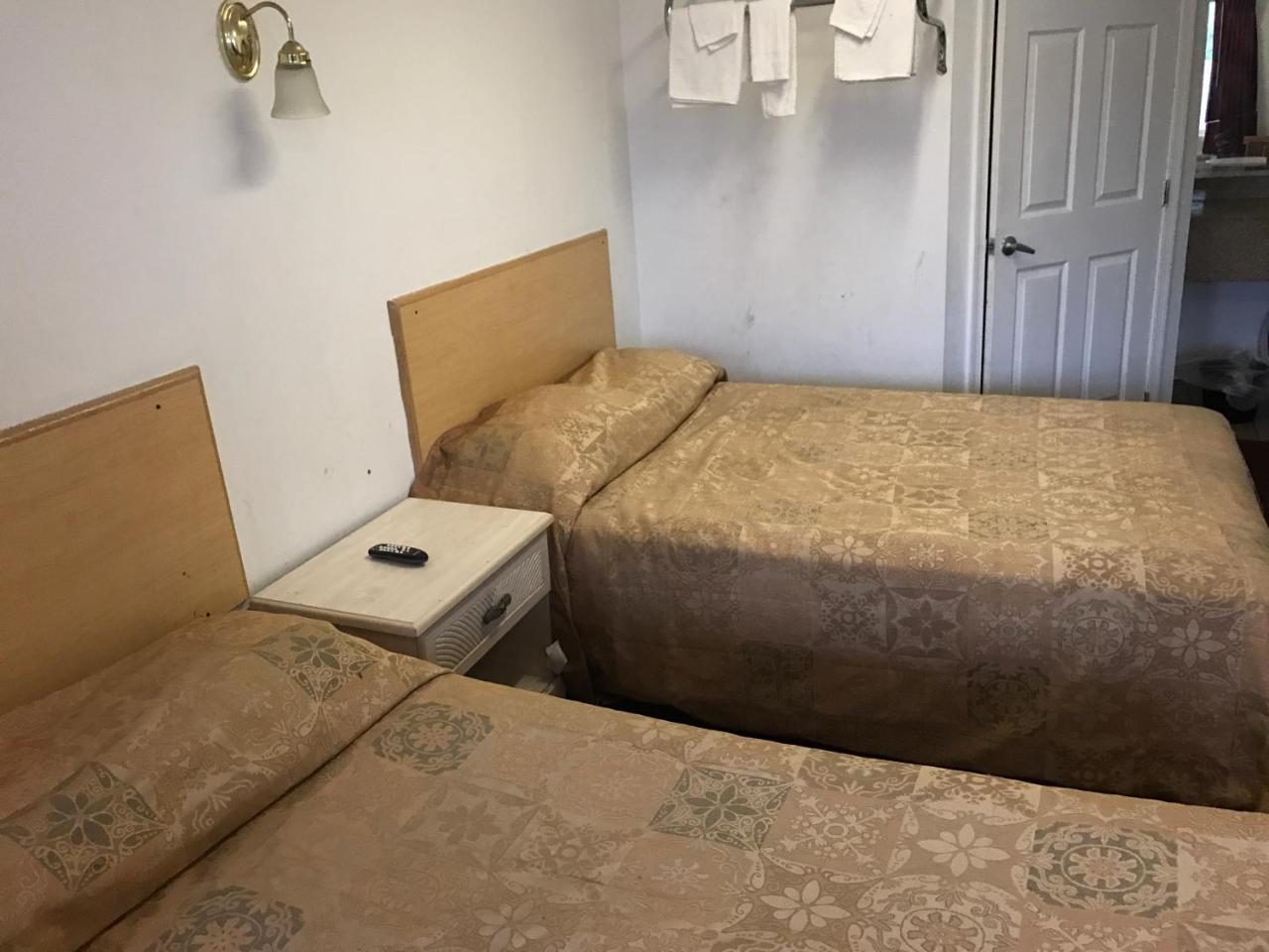 Mayfair Motel photo 3