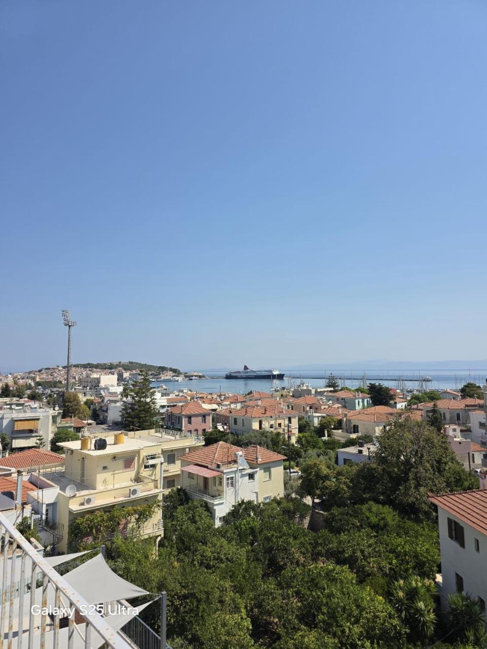 Your refuge overlooking port 6A - 2