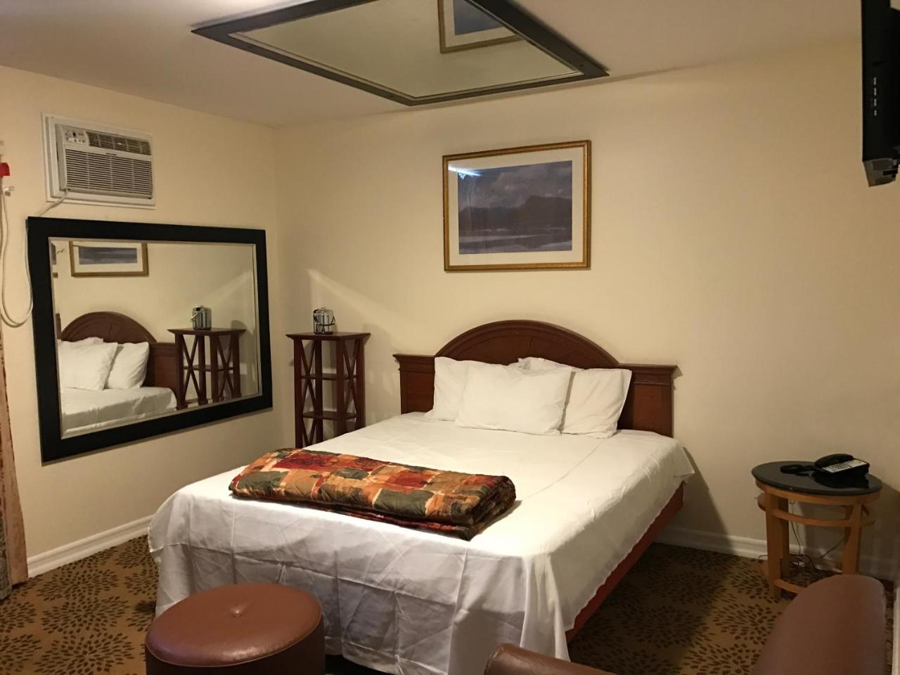 Waterbury Big Apple Motel photo 4