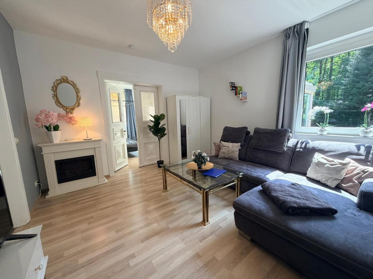 Ferienhaus WALD & WELLE - Deluxe-Appartement EG , großer Garten, Strand 850m Ostsee, Kamin, gratis Parkplatz & Wifi - 3