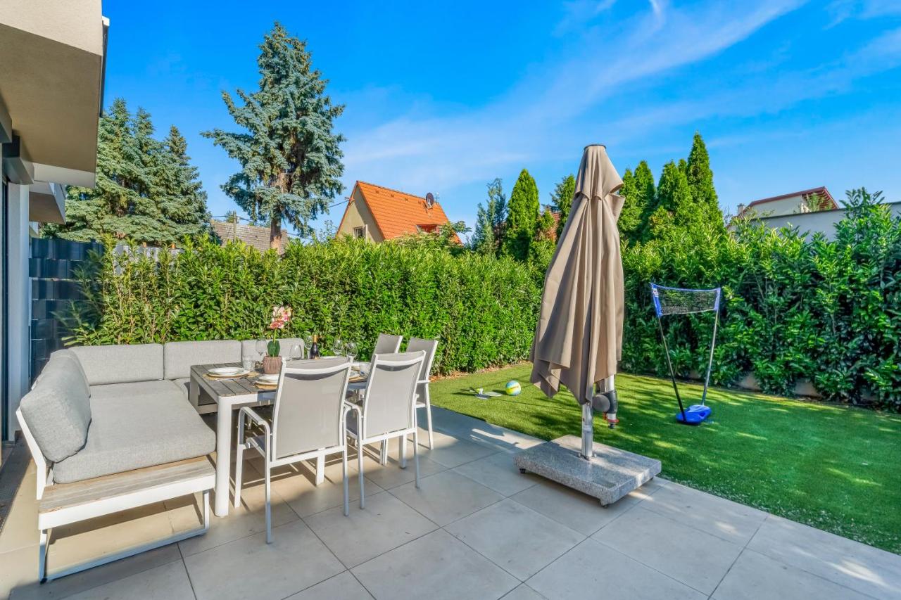 Modern Luxury Villa, 5 Bedrooms, Outdoor Grill - 4