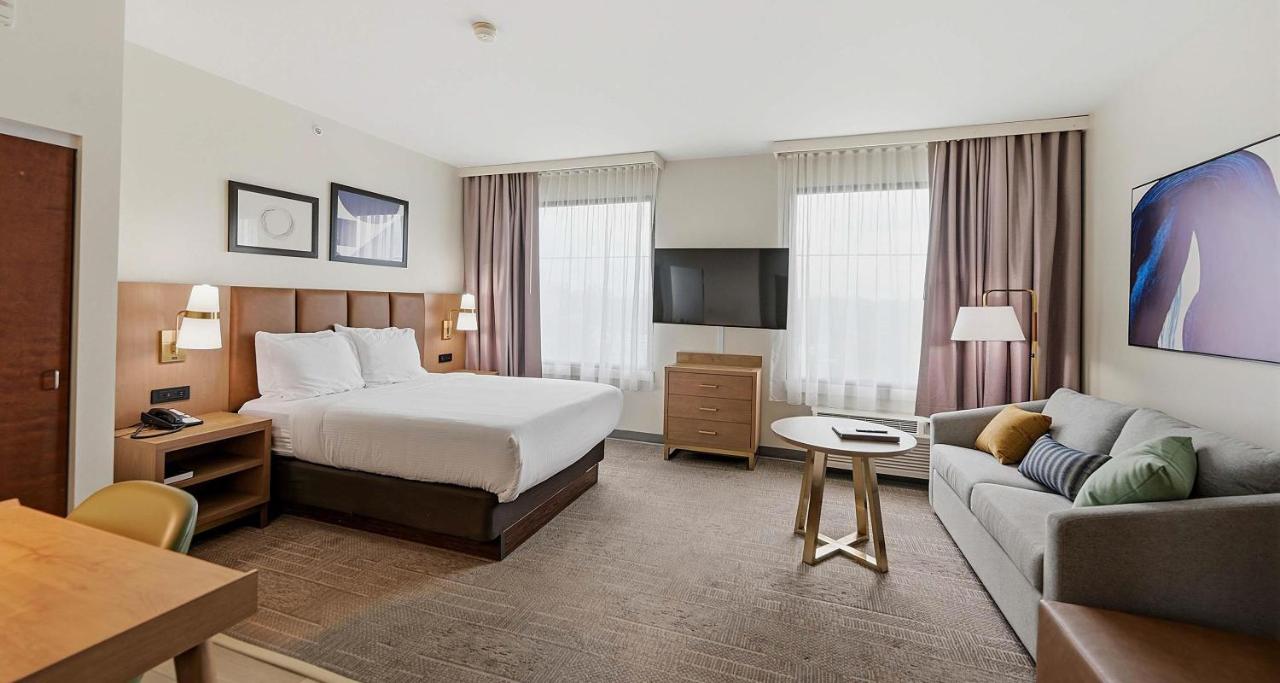 Photo - Best Western PLUS Hannaford Inn & Suites