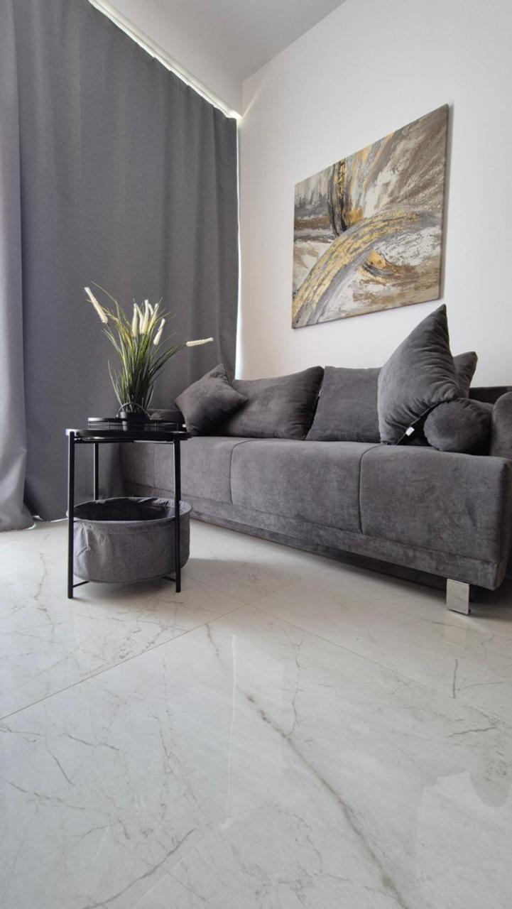 fenias luxury studios - 5