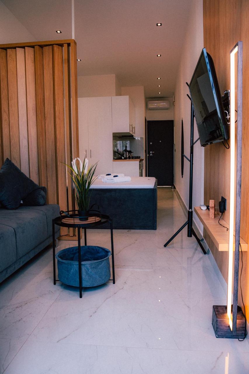 fenias luxury studios - 4