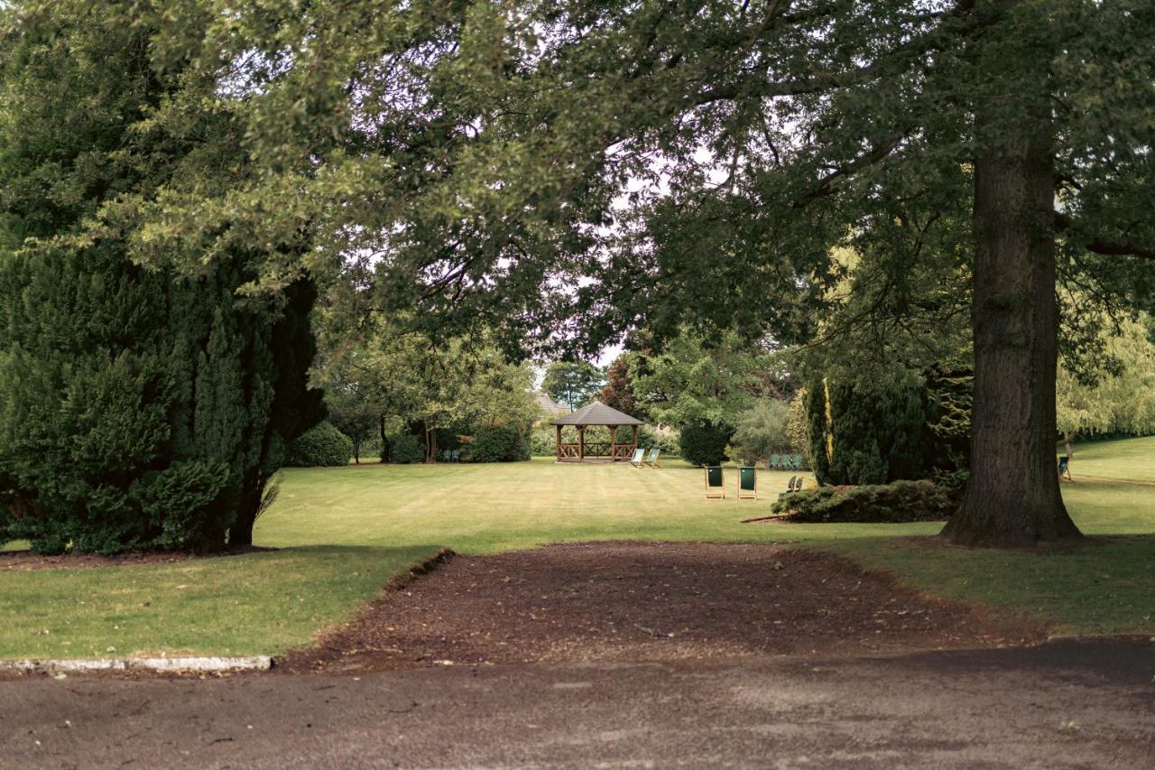 Farington Lodge Hotel - 2