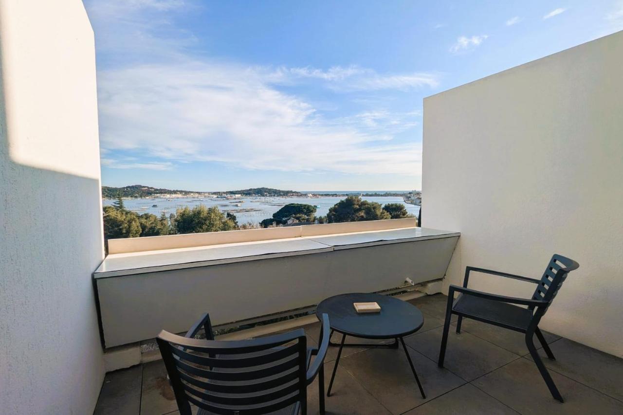 Bright studio with pool and sea view - 6