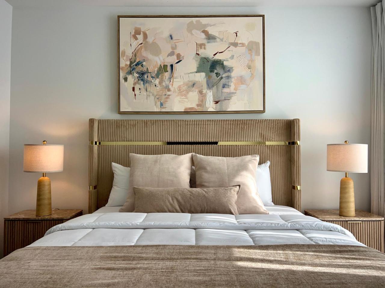 X Lounge IX Signature -3 King Bed En suites - 3