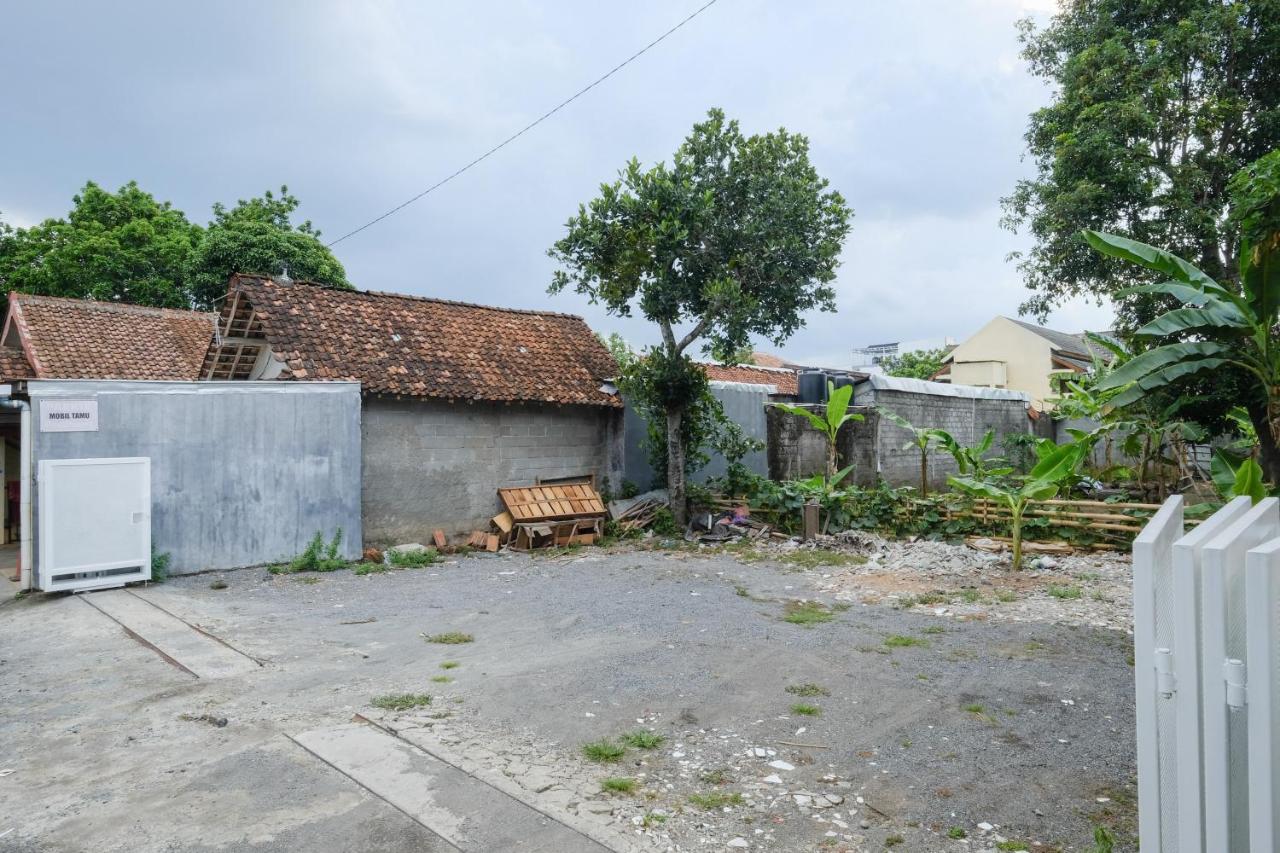Photo - RedDoorz Plus near STIE YKPN