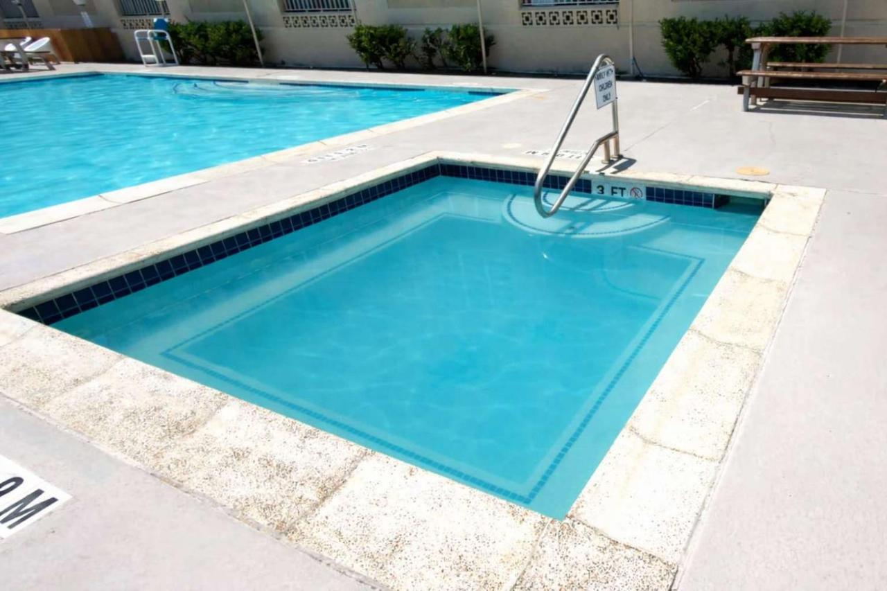 EZ Beach Access Great Family Condo SpaceX view - 3