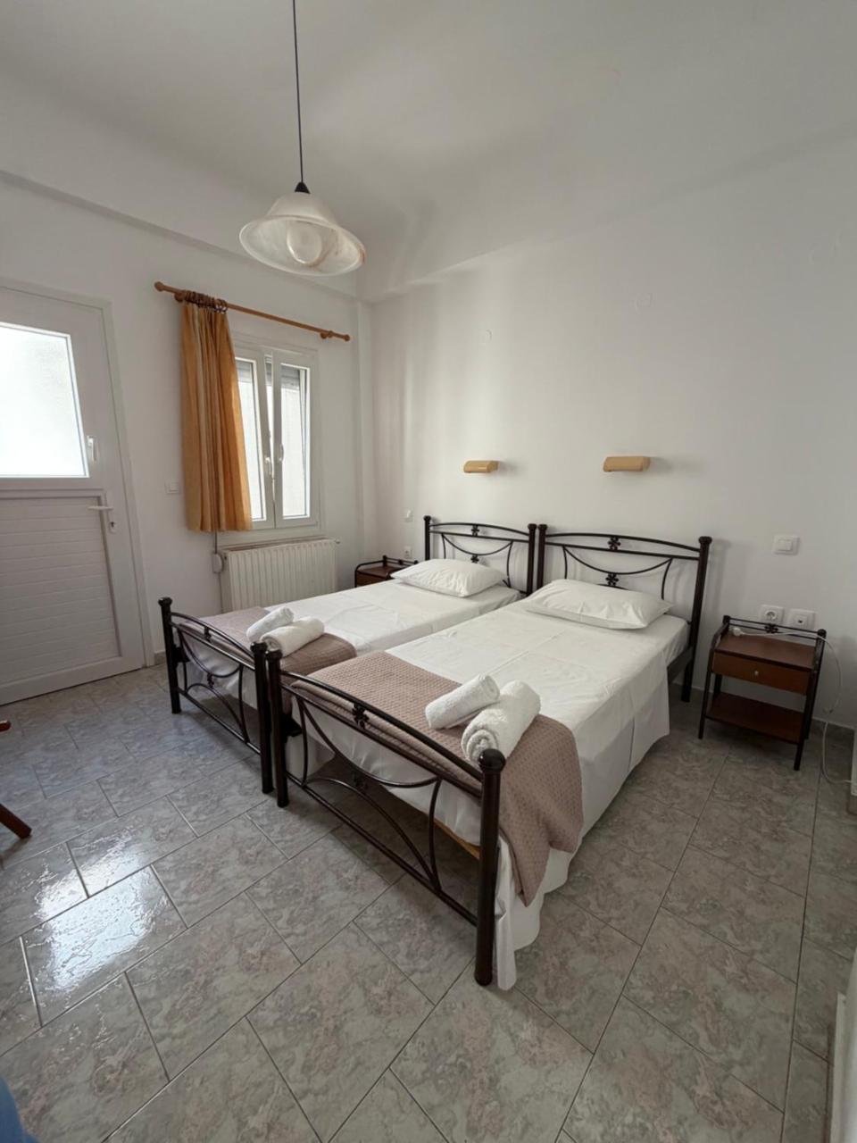 Afroditi Syros - 6