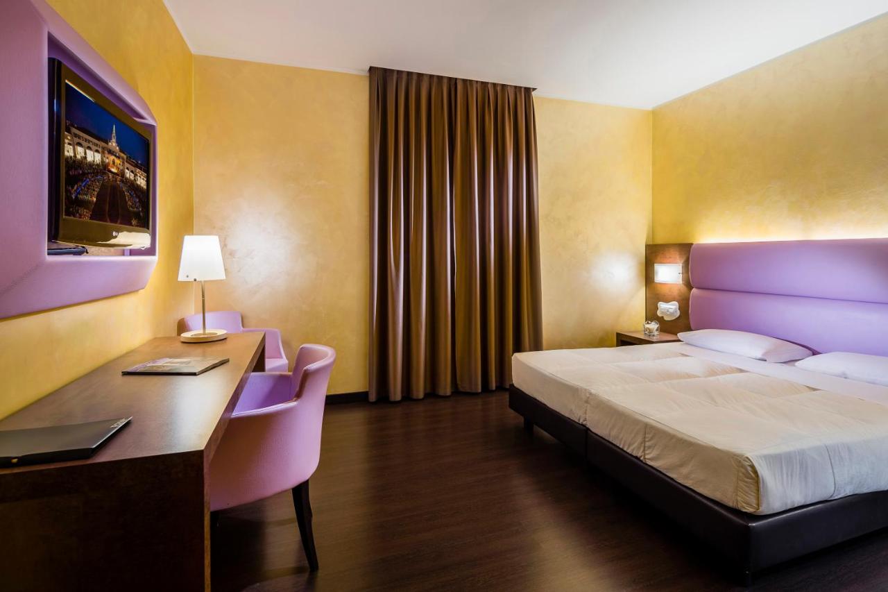 Base Hotel photo 4