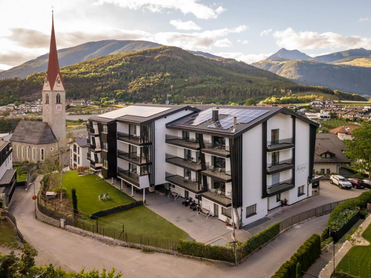 Laurena Aparthotel near Brixen