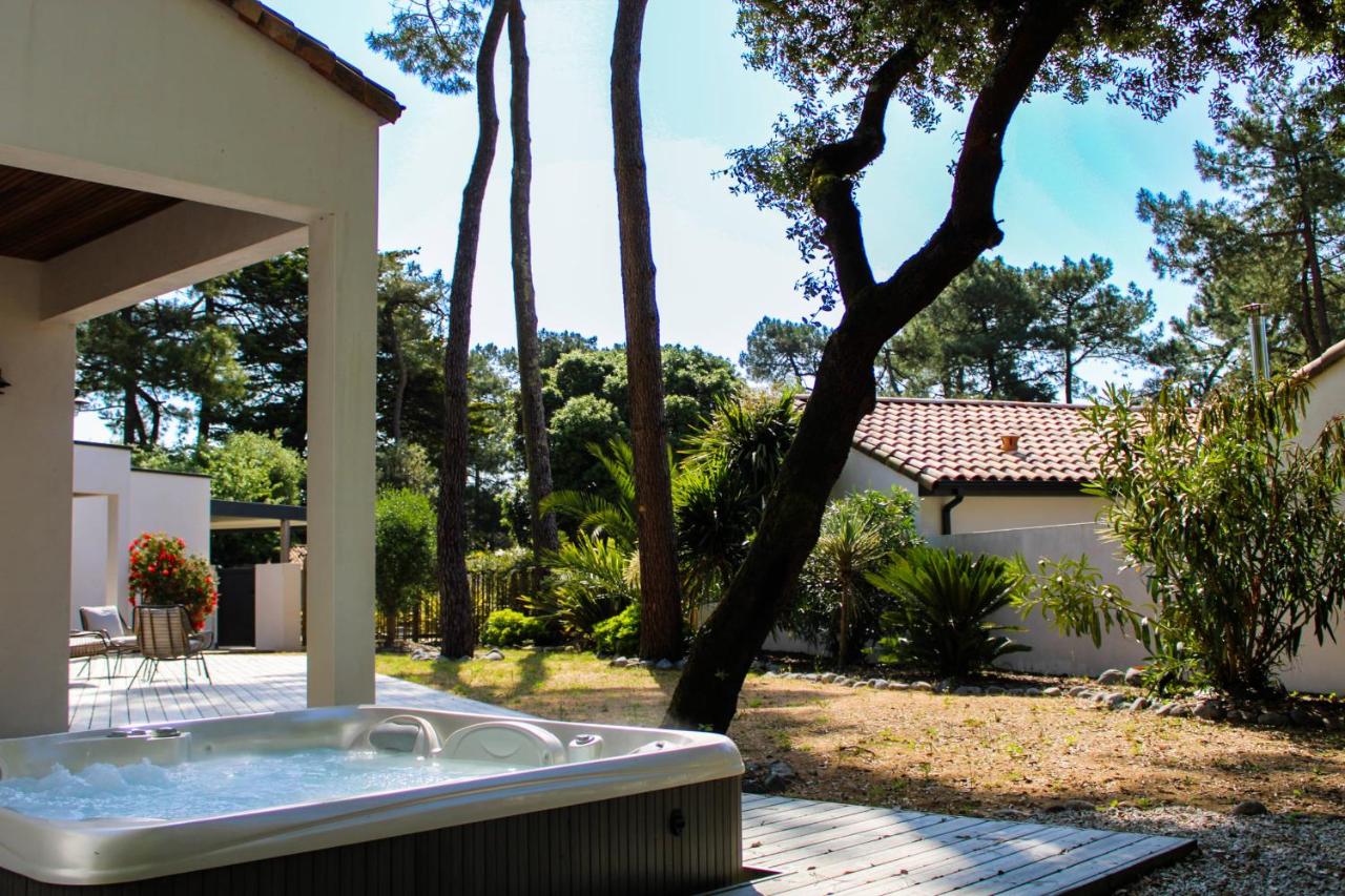 Villa Pinède Private Spa Nature & Beach Sleeps 8 in Brétignolles - 3