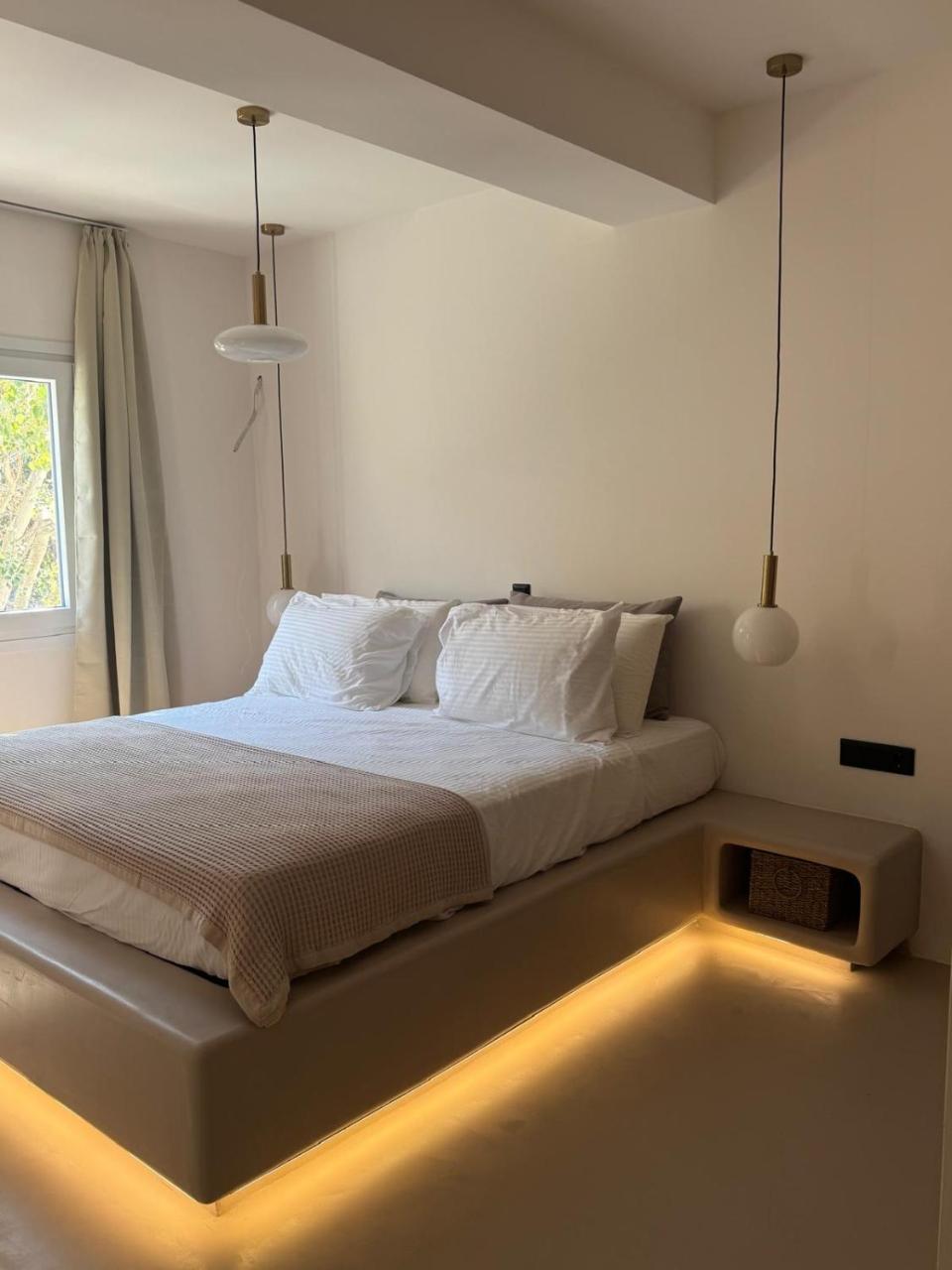 Merichas Luxurious Villa - 5