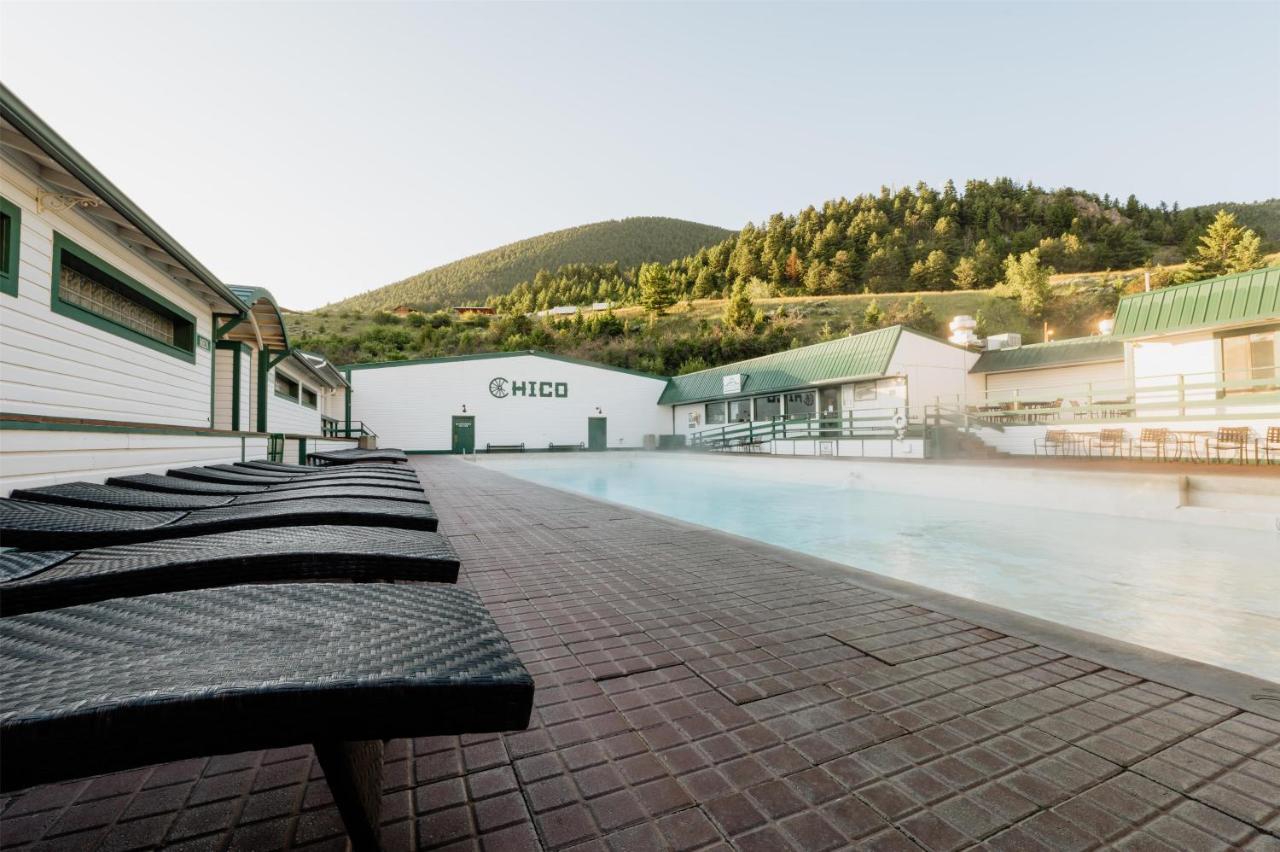Chico Hot Springs Resort