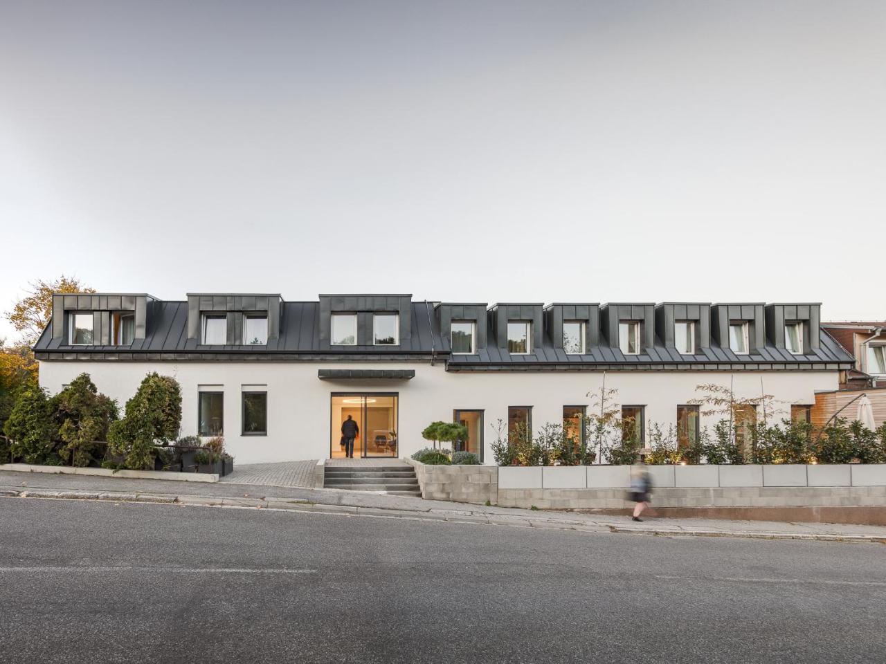 Hotel Gardinn - Free Parking and Quiet Garden