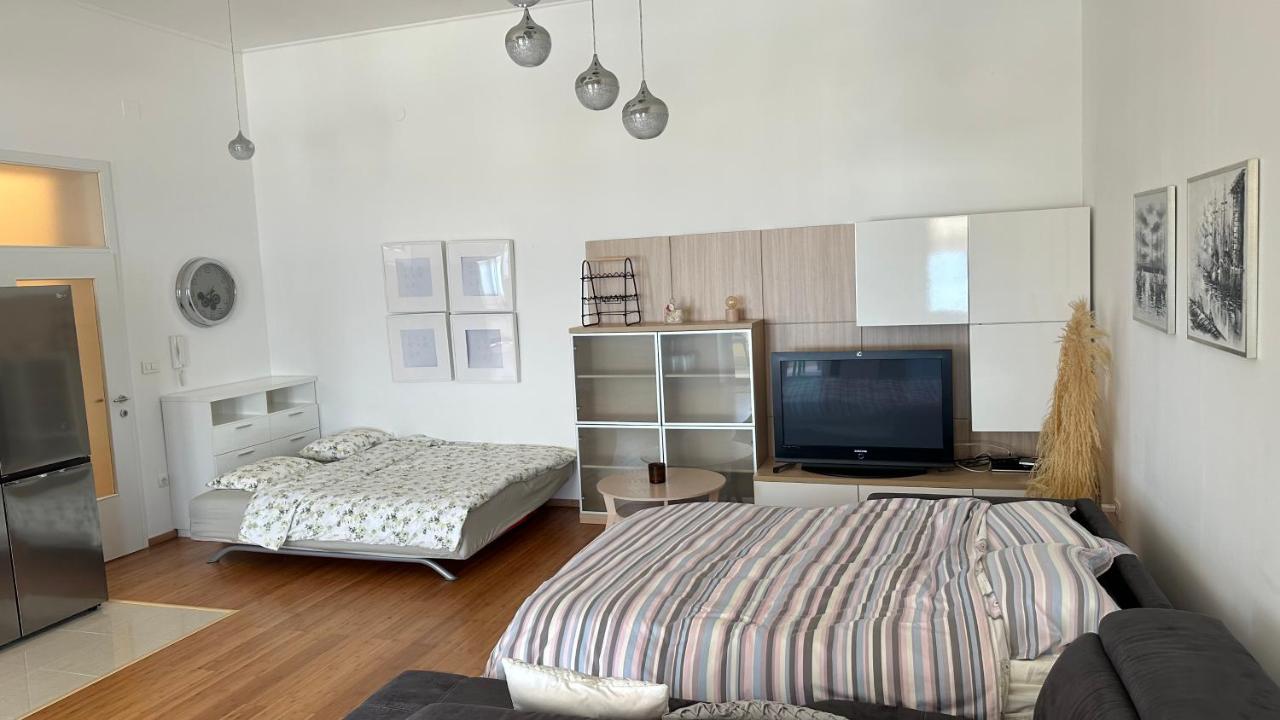La verita 1 st line with balcony - 6