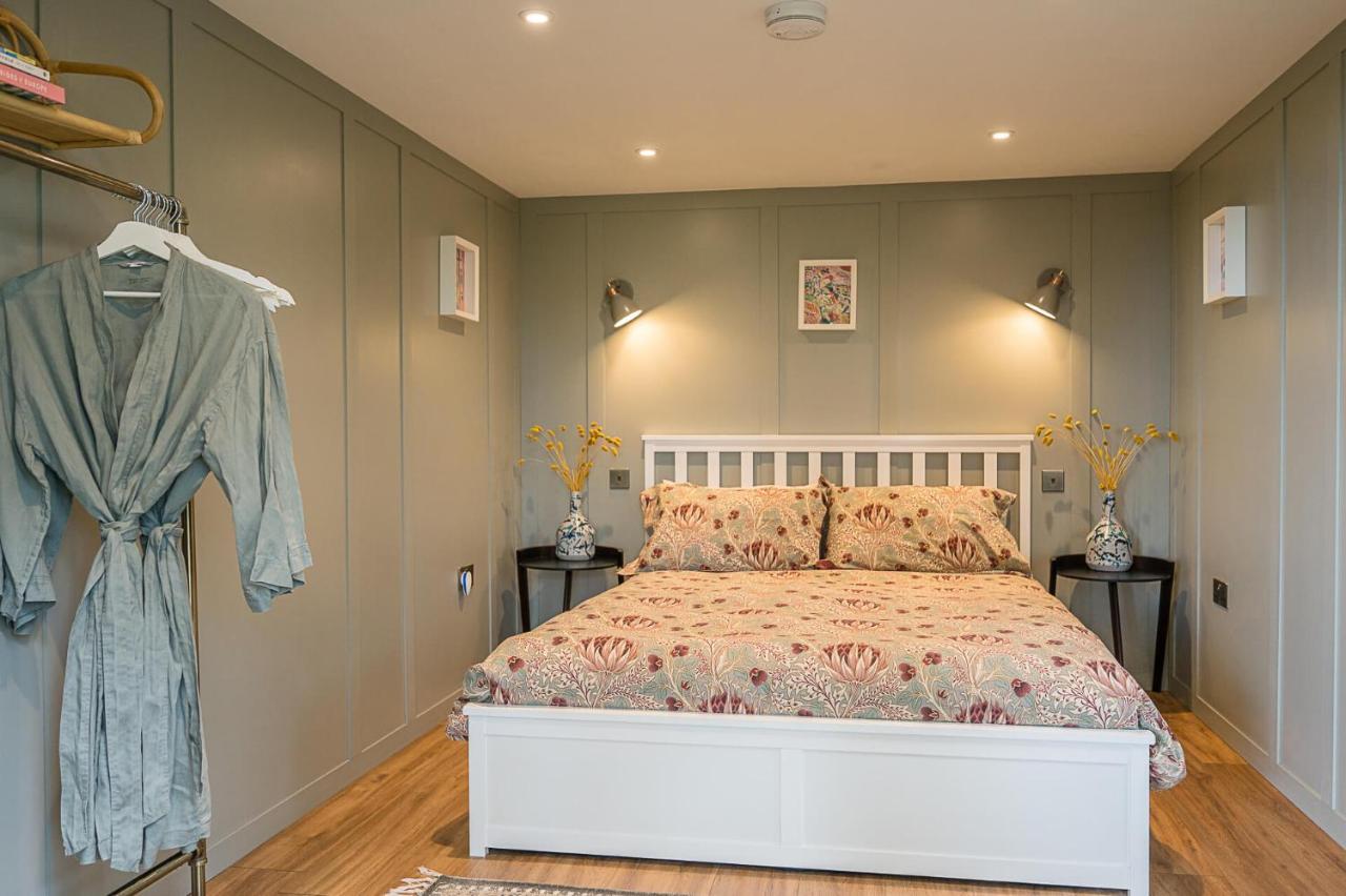 Toad Hall Lodges - Luxury Glamping Lodges Near Southwold! photo 3