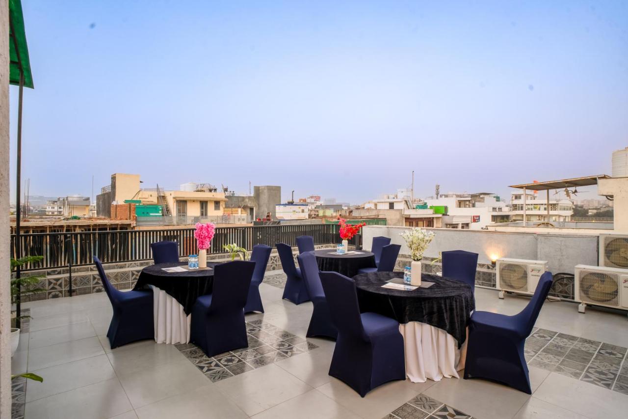 Hotel BNB Stays Near Golf Course Road photo 3