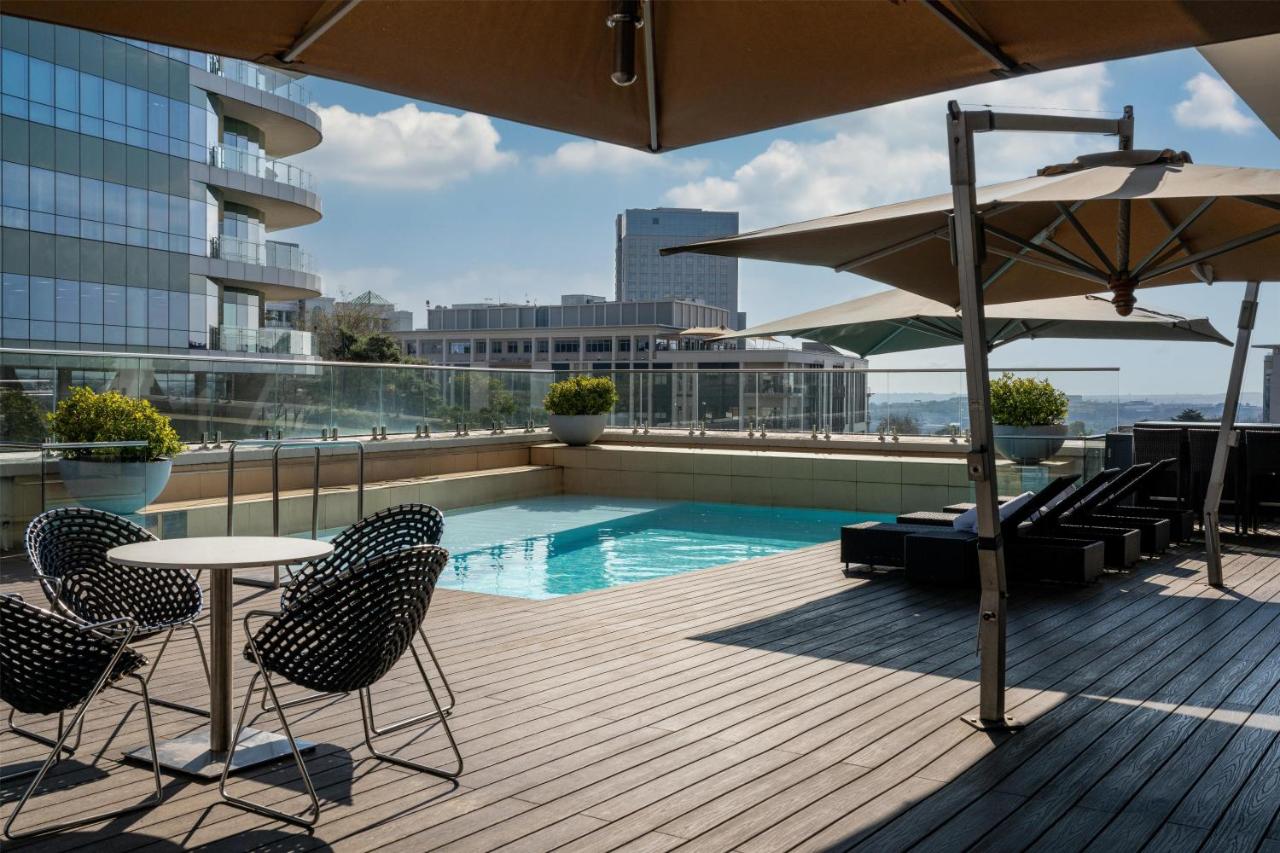 Radisson Blu Gautrain Hotel, Sandton Johannesburg