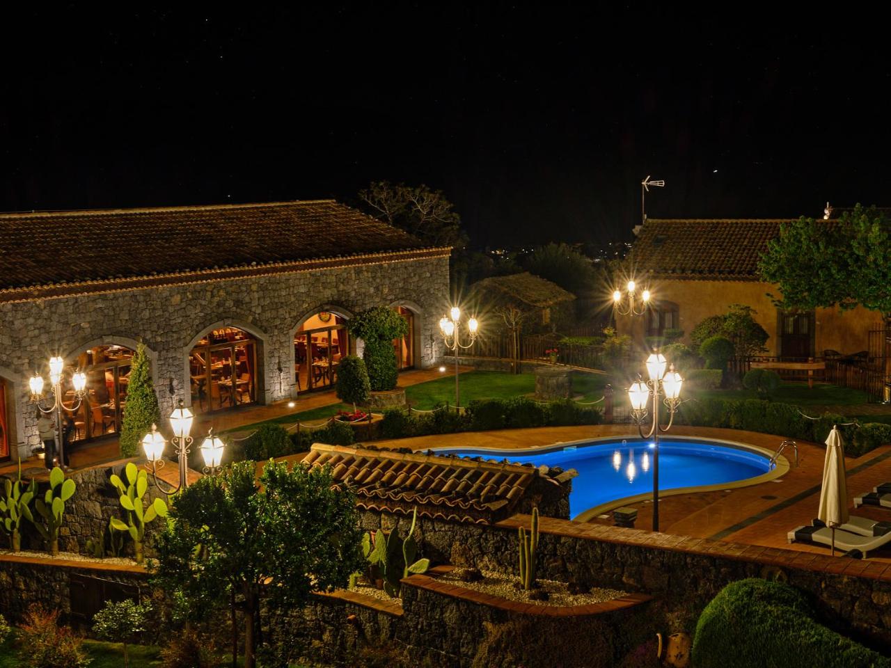 Etna Quota Mille Boutique Hotel, Typical Sicilian Food & Wine