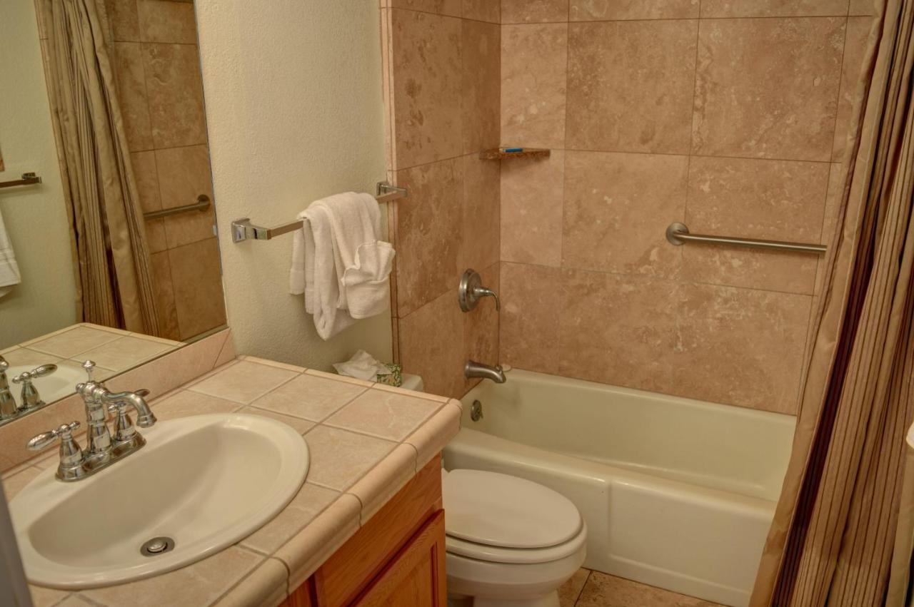 Budget Friendly, Standard Condo with Short Walk to the Beach photo 4