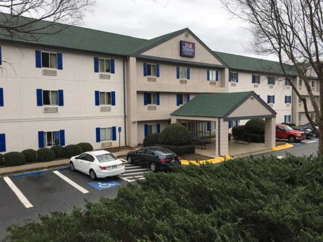 InTown Suites Extended Stay Atlanta GA - Duluth photo 3