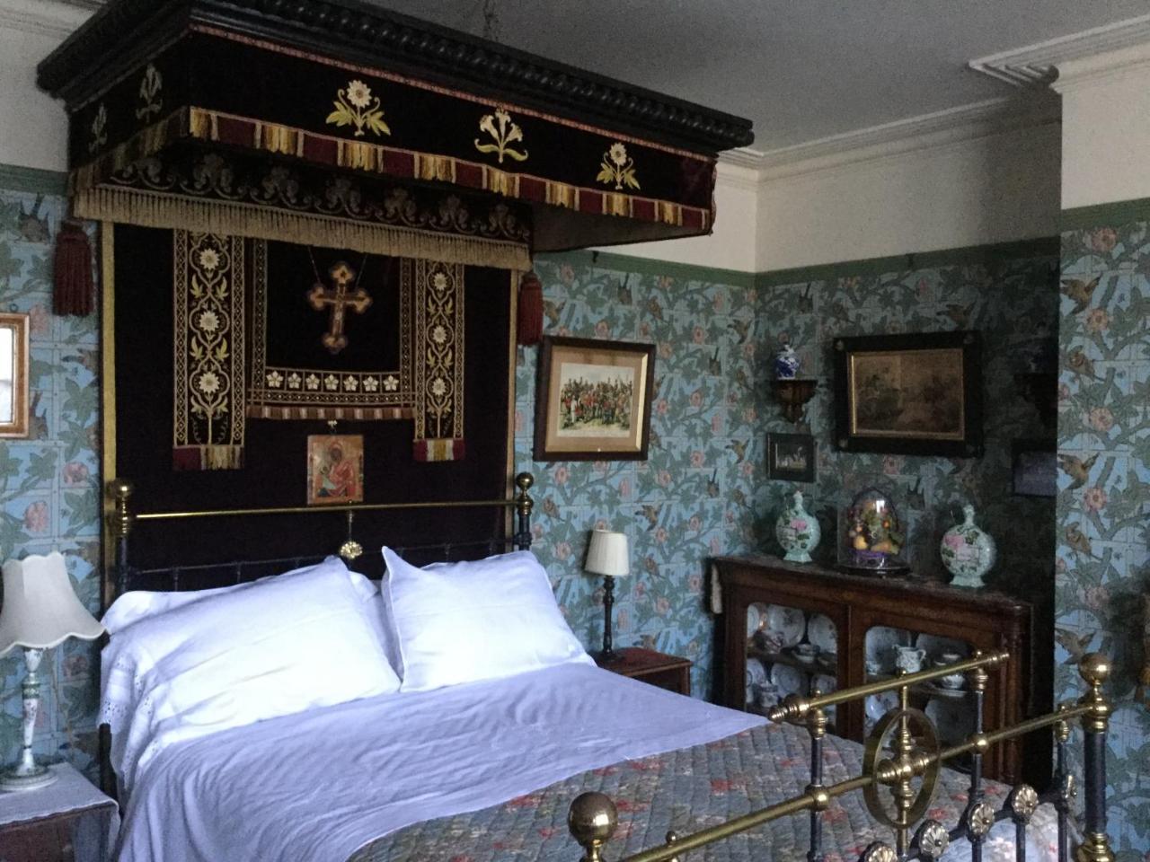St Benedict - Victorian Bed and Breakfast - 2