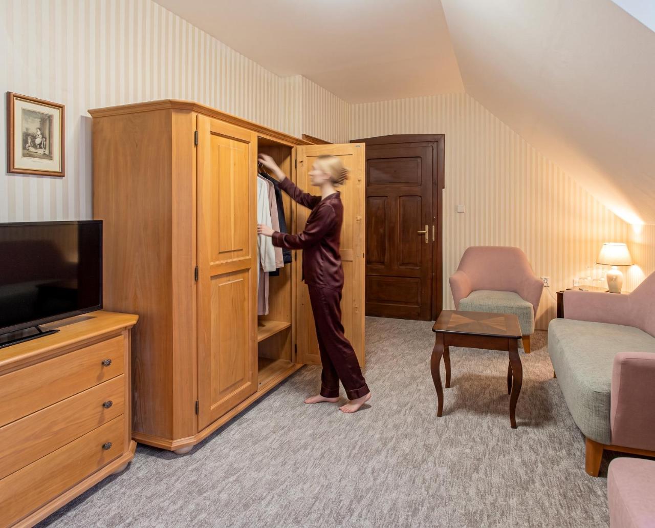 Hotel Salamander - Garni photo 2