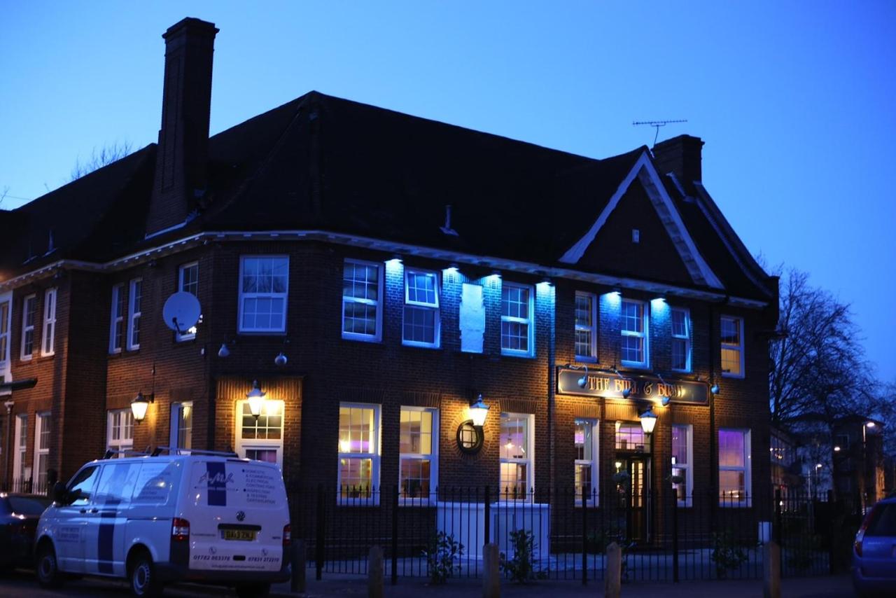 Photo - The Bull and Bush Hotel Kingston