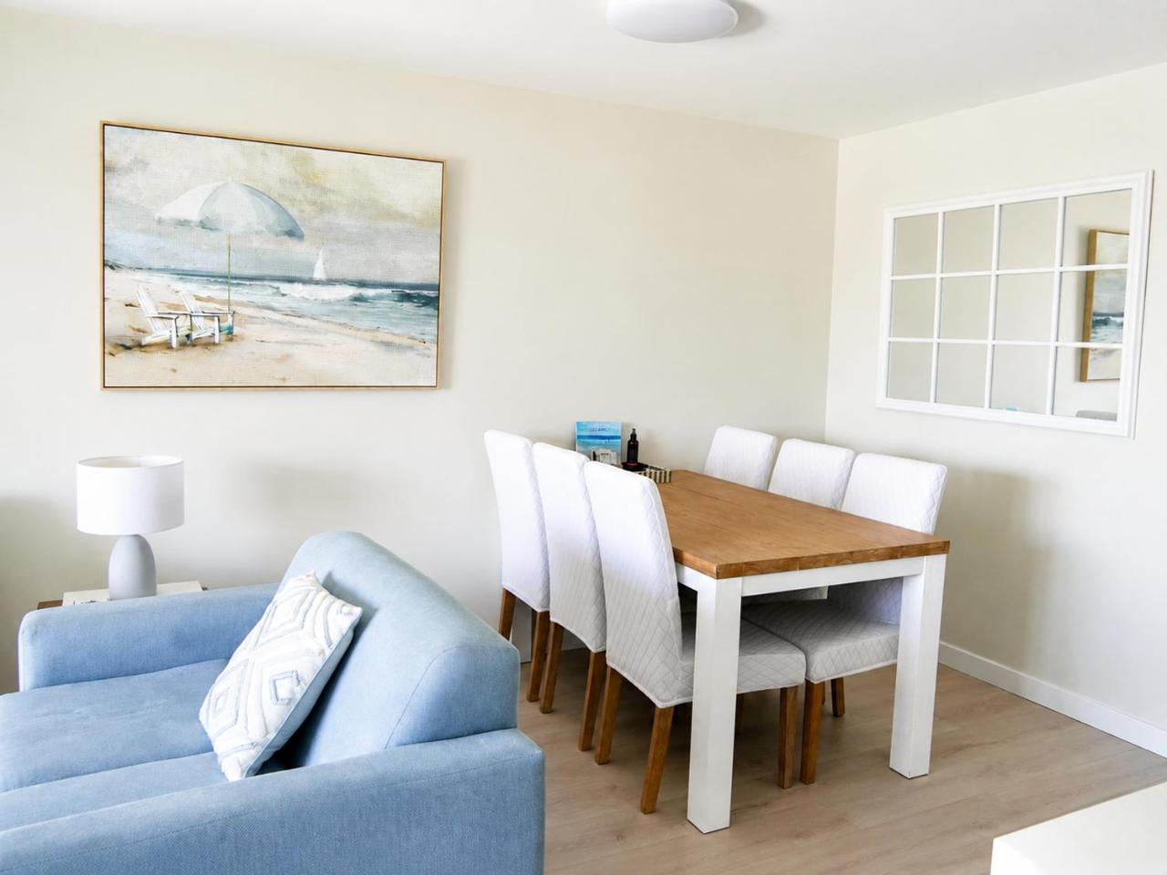 Pelican Cove Waterfront Apartments photo 4