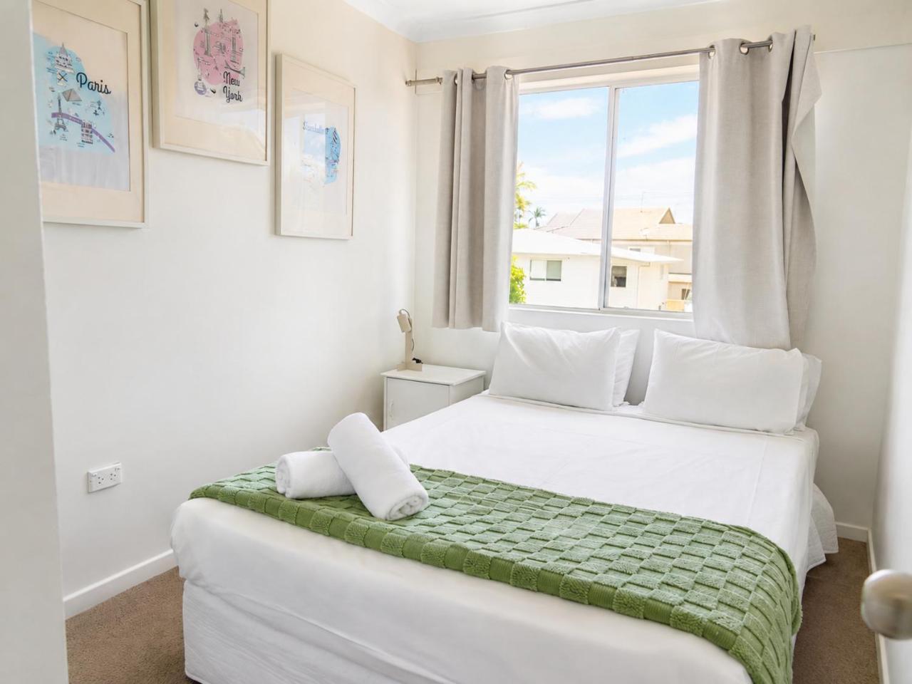 Pelican Cove Waterfront Apartments photo 3