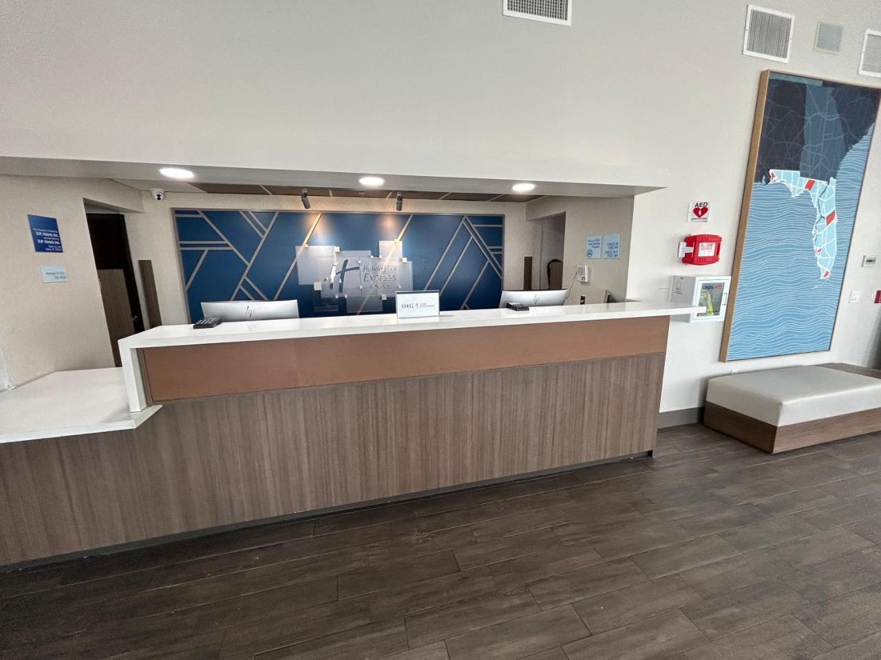 Holiday Inn Express & Suites Dania Beach - Airport Area by IHG photo 2