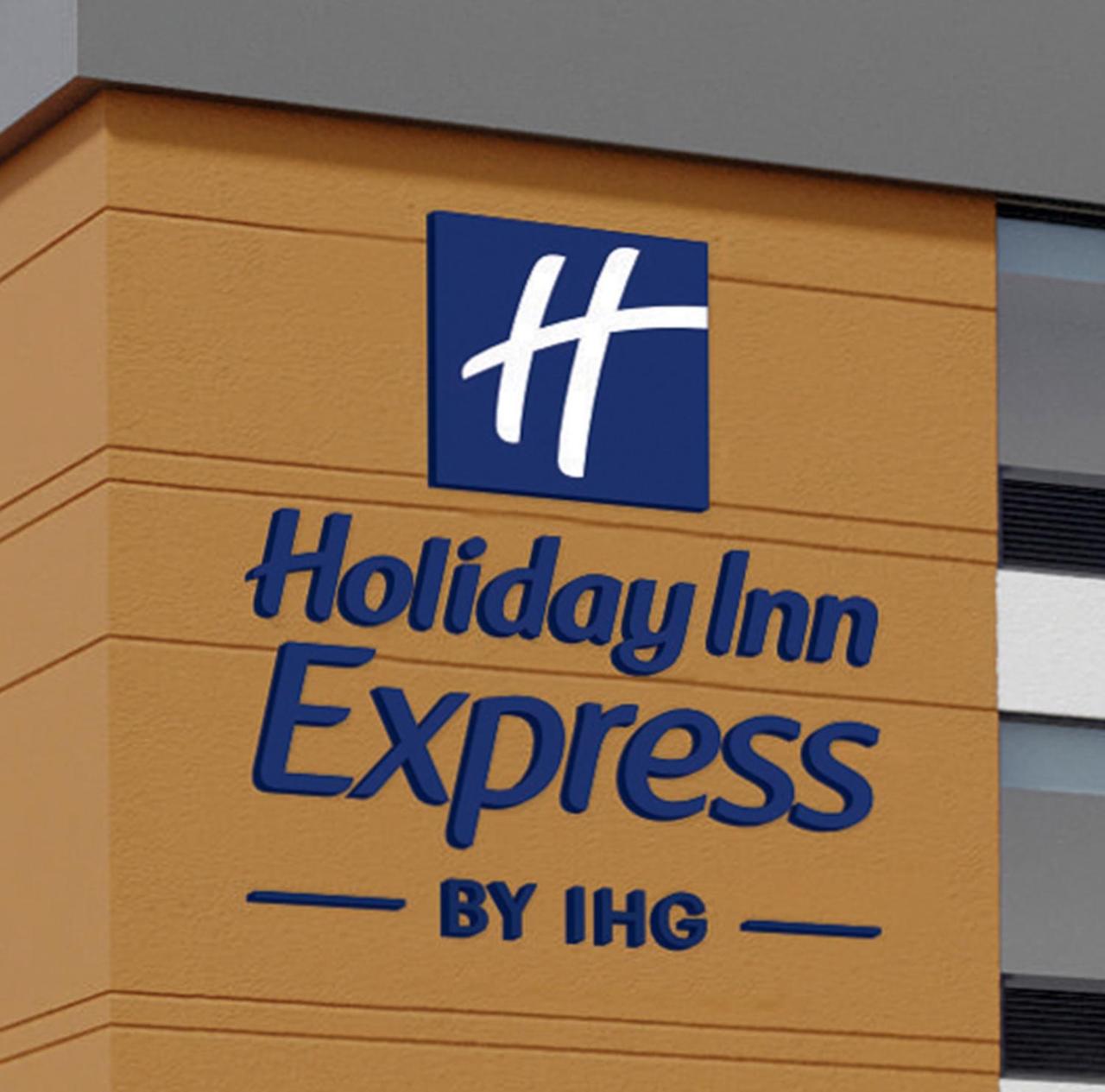 Holiday Inn Express & Suites Dania Beach - Airport Area by IHG