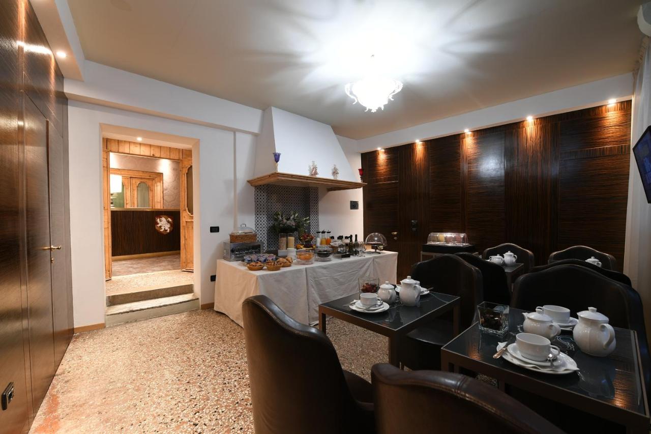 Locanda Leon Bianco on the Grand Canal photo 2