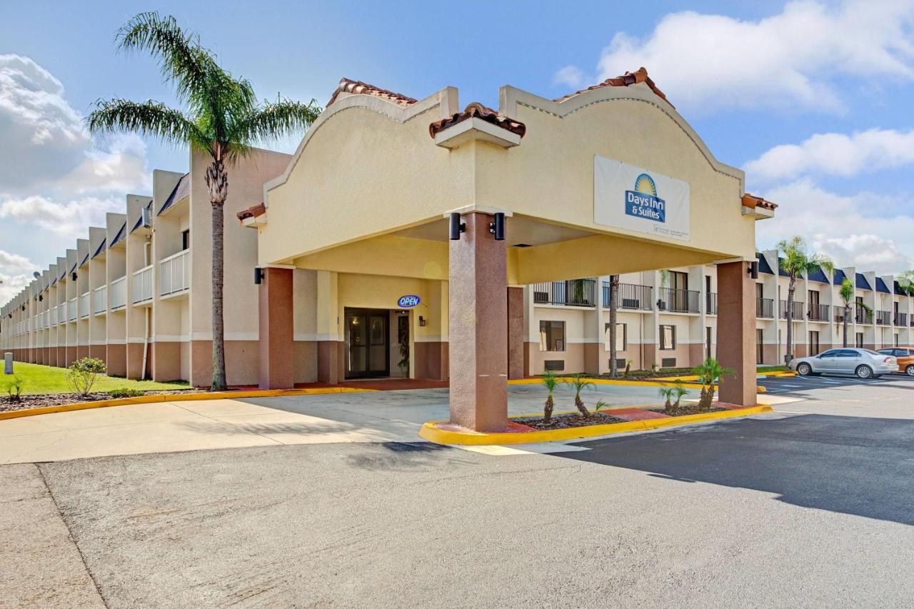 Days Inn & Suites by Wyndham Tampa/Fairground/Casino Area Thumbnail