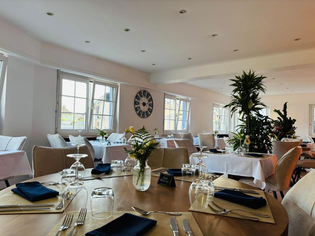 Hotel Restaurant De La Poste Mulhouse Ottmarsheim photo 4