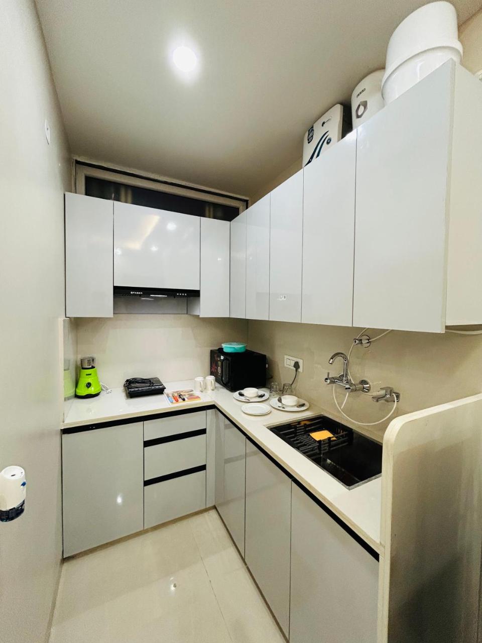 The Lodgers Luxury 1 BHK Apartments Near Golf Course Road Gurgaon photo 3