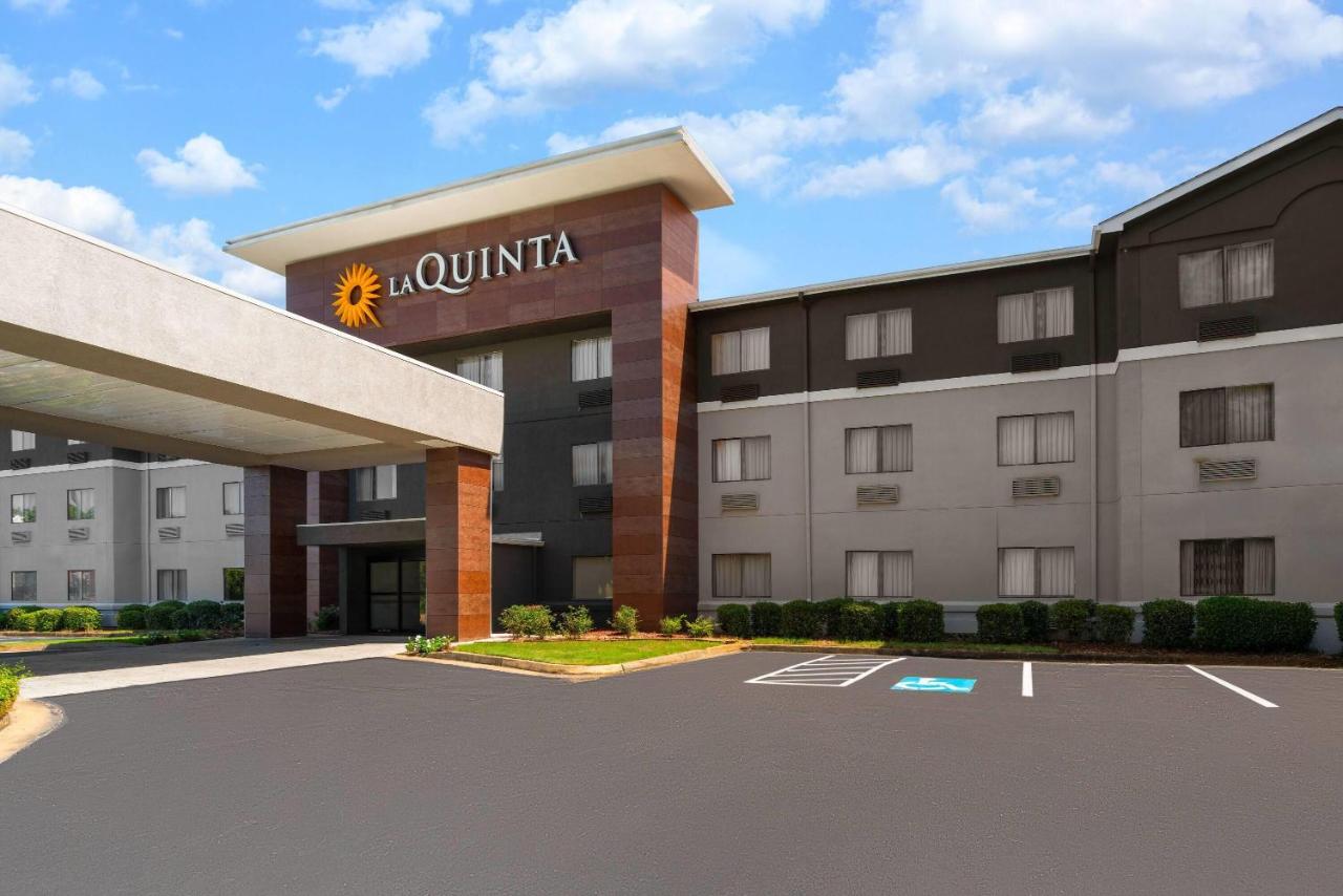 La Quinta Inn & Suites by Wyndham Jackson Airport/Pearl photo 3