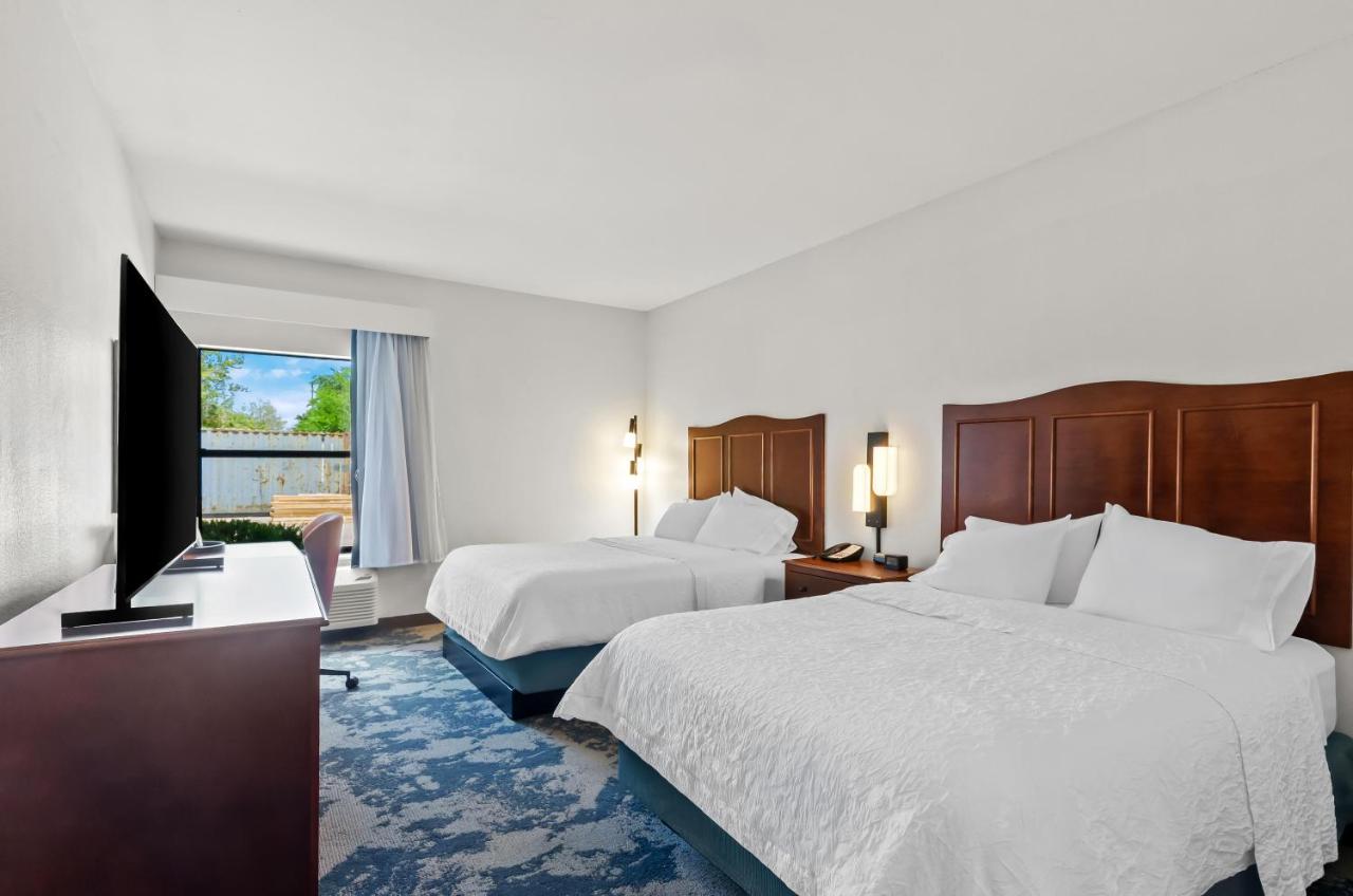 Hampton Inn Houston-Willowbrook Mall photo 4