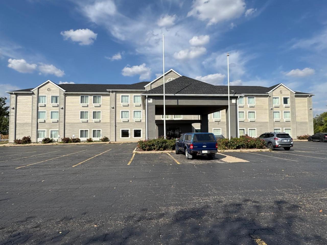 Quality Inn & Suites Mendota near I-39