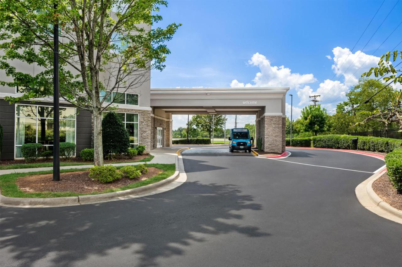 Hampton Inn & Suites Charlotte-Airport photo 2